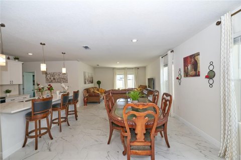 House in Davenport, Florida 5 bedrooms, 234.3 sq.m. № 1616319 - photo 6