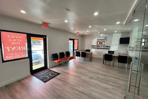 Immobilier commercial à vendre à Hialeah, Floride № 2079268 - photo 3