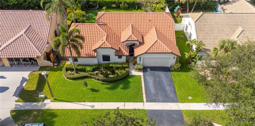 Villa ou maison à Plantation, Floride 4 chambres, 184.32 m2 № 1920544