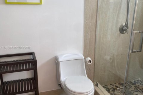 House in Miami, Florida 3 bedrooms, 136.47 sq.m. № 2000874 - photo 14