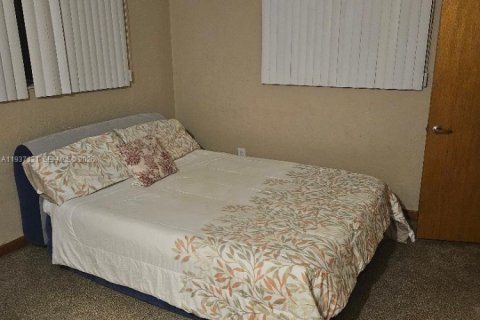 Propiedad comercial en alquiler en Hollywood, Florida, 1 dormitorio, 174.19 m2 № 2088522 - foto 4