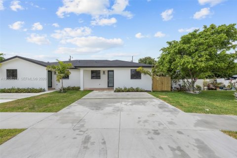 Casa en alquiler en Goulds, Florida, 3 dormitorios, 116.96 m2 № 2085833 - foto 2