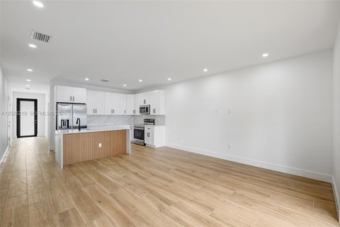 Casa en alquiler en Goulds, Florida, 3 dormitorios, 116.96 m2 № 2085833 - foto 8
