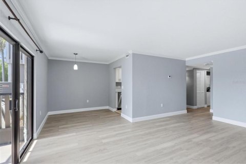 Купить кондоминиум в Сент-Питерсберг, Флорида 3 комнаты, 68.75м2, № 2229192 - фото 13