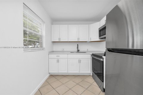 Condo in Boca Raton, Florida, 2 bedrooms  № 1937333 - photo 4
