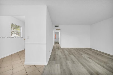 Condo in Boca Raton, Florida, 2 bedrooms  № 1937333 - photo 6