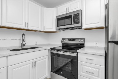 Condo in Boca Raton, Florida, 2 bedrooms  № 1937333 - photo 3