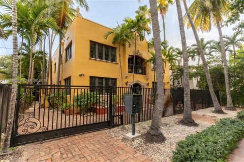 Immobilier commercial à Miami Beach, Floride 551.75 m2 № 2152715