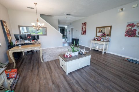 House in Davenport, Florida 5 bedrooms, 314.57 sq.m. № 1901873 - photo 10