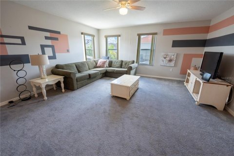 House in Davenport, Florida 5 bedrooms, 314.57 sq.m. № 1901873 - photo 29