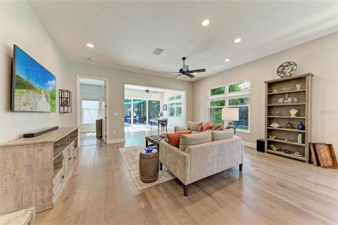 Villa ou maison à vendre à Sarasota, Floride: 3 chambres, 189.89 m2 № 2420468 - photo 10