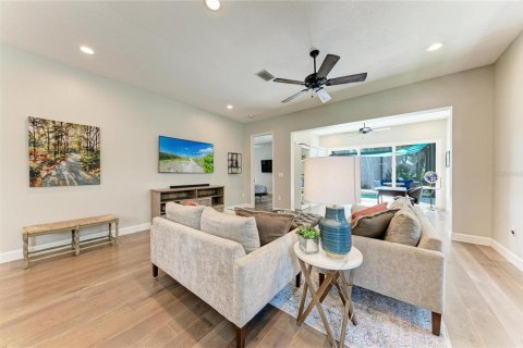 Villa ou maison à vendre à Sarasota, Floride: 3 chambres, 189.89 m2 № 2420468 - photo 11