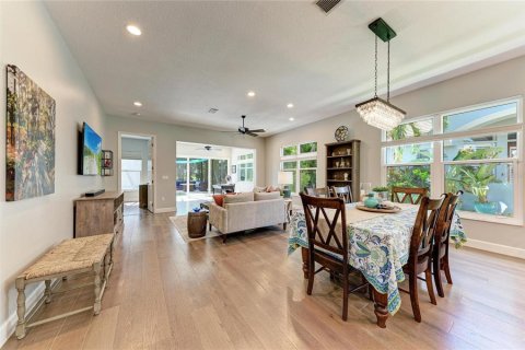 Villa ou maison à vendre à Sarasota, Floride: 3 chambres, 189.89 m2 № 2420468 - photo 9
