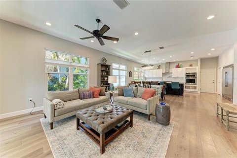 Villa ou maison à vendre à Sarasota, Floride: 3 chambres, 189.89 m2 № 2420468 - photo 13