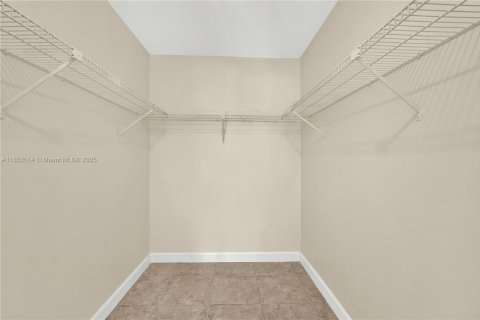 Condo in Cutler Bay, Florida, 2 bedrooms  № 1812275 - photo 6
