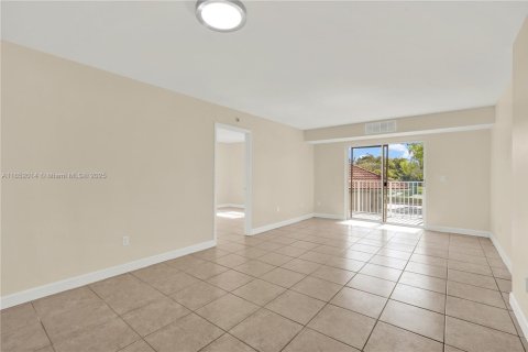 Condo in Cutler Bay, Florida, 2 bedrooms  № 1812275 - photo 2