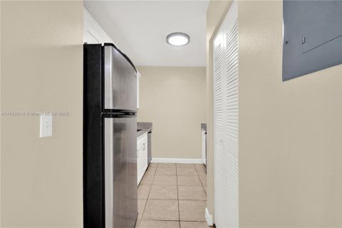 Condo in Cutler Bay, Florida, 2 bedrooms  № 1812275 - photo 3