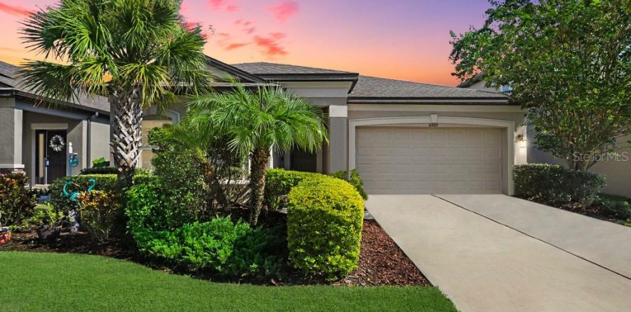 Casa en Wesley Chapel, Florida 3 dormitorios, 162.86 m2 № 1913552