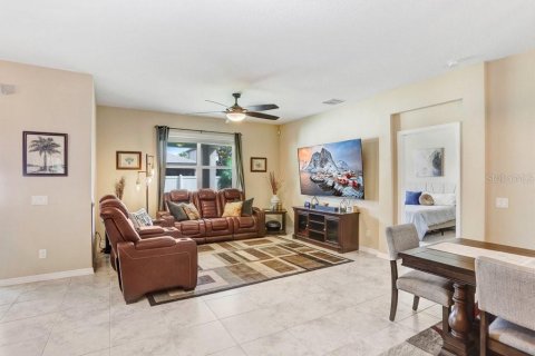 Casa en venta en Wesley Chapel, Florida, 3 dormitorios, 162.86 m2 № 1913552 - foto 10