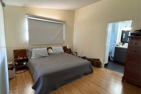 Touwnhouse à vendre à Tamarac, Floride: 2 chambres, 111.58 m2 № 2054384 - photo 11