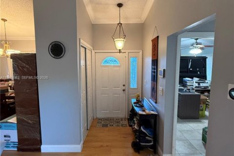 Touwnhouse à vendre à Tamarac, Floride: 2 chambres, 111.58 m2 № 2054384 - photo 4