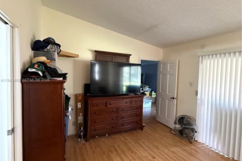 Touwnhouse à vendre à Tamarac, Floride: 2 chambres, 111.58 m2 № 2054384 - photo 12