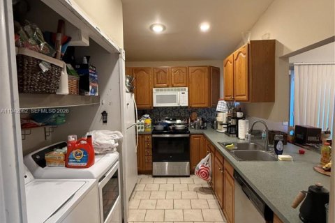 Touwnhouse à vendre à Tamarac, Floride: 2 chambres, 111.58 m2 № 2054384 - photo 7