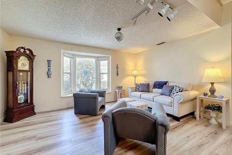Casa en venta en Bradenton, Florida, 2 dormitorios, 158.21 m2 № 2215075 - foto 5