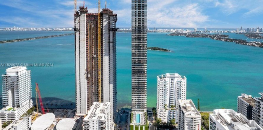 Condo à Miami, Floride, 4 chambres  № 2015735