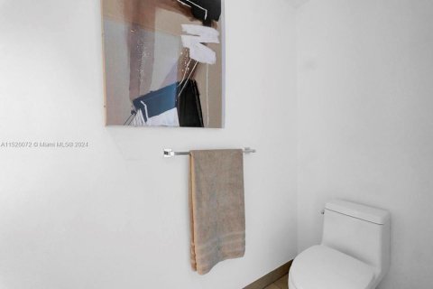 Copropriété à vendre à Miami, Floride: 4 chambres, 254.83 m2 № 2015735 - photo 25