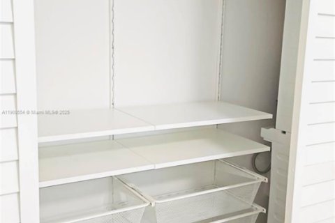 Снять в аренду кондоминиум в Майами-Бич, Флорида 1 спальня, 51.1м2, № 1956967 - фото 13