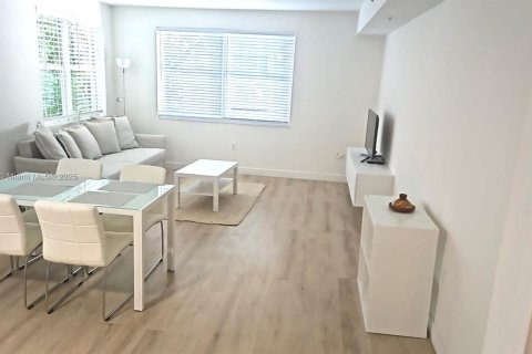 Снять в аренду кондоминиум в Майами-Бич, Флорида 1 спальня, 51.1м2, № 1956967 - фото 2