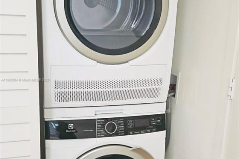 Снять в аренду кондоминиум в Майами-Бич, Флорида 1 спальня, 51.1м2, № 1956967 - фото 11