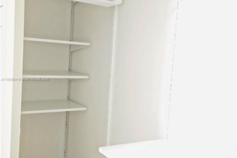 Снять в аренду кондоминиум в Майами-Бич, Флорида 1 спальня, 51.1м2, № 1956967 - фото 12