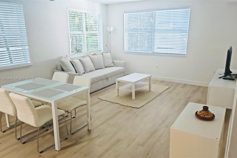 Снять в аренду кондоминиум в Майами-Бич, Флорида 1 спальня, 51.1м2, № 1956967 - фото 1