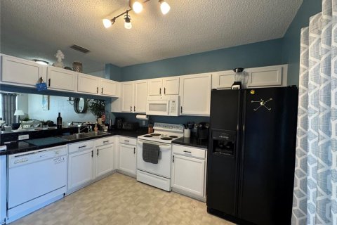Townhouse in Bradenton, Florida 2 bedrooms, 100.33 sq.m. № 1534198 - photo 6
