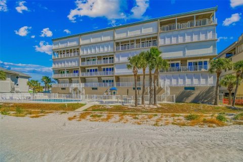 Copropriété à vendre à Indian Shores, Floride: 3 chambres, 162.21 m2 № 2122716 - photo 4