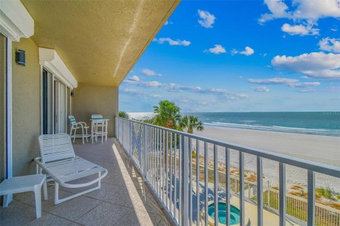 Copropriété à vendre à Indian Shores, Floride: 3 chambres, 162.21 m2 № 2122716 - photo 2