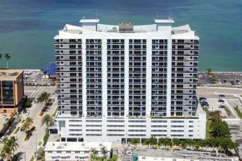 Condo in North Bay Village, Florida, 3 bedrooms  № 2035144 - photo 6