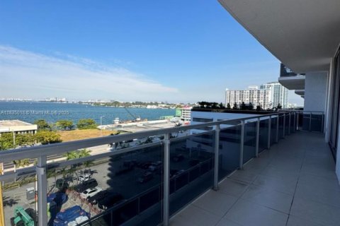 Condo in North Bay Village, Florida, 3 bedrooms  № 2035144 - photo 11