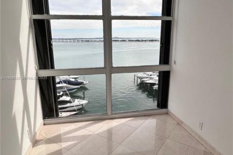 Condo in Miami, Florida, 3 bedrooms  № 1986845 - photo 9
