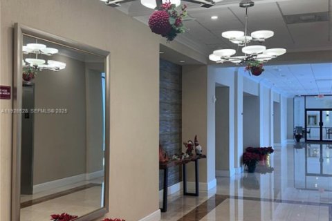 Condo in Miami, Florida, 3 bedrooms  № 1986845 - photo 3