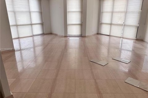 Condo in Miami, Florida, 3 bedrooms  № 1986845 - photo 5