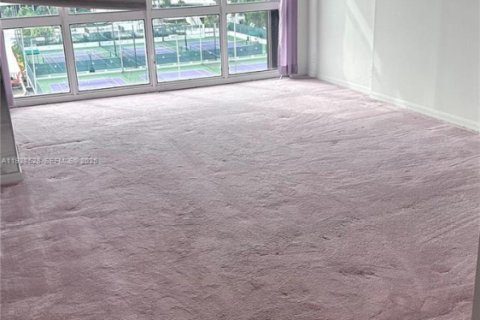 Condo in Miami, Florida, 3 bedrooms  № 1986845 - photo 17