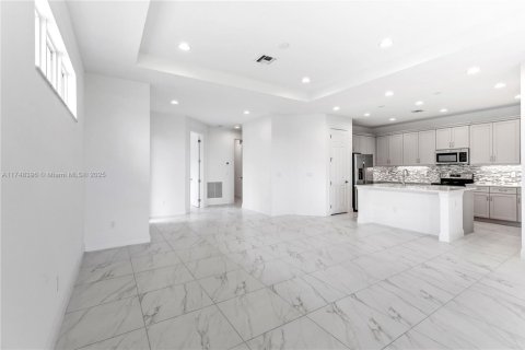 Villa ou maison à louer à Port St. Lucie, Floride: 2 chambres, 150.5 m2 № 1860420 - photo 5