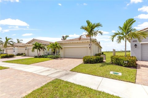 Villa ou maison à louer à Port St. Lucie, Floride: 2 chambres, 150.5 m2 № 1860420 - photo 2
