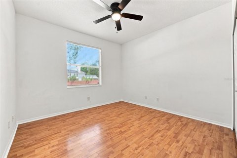 House in Orlando, Florida 5 bedrooms, 335.28 sq.m. № 2308517 - photo 20