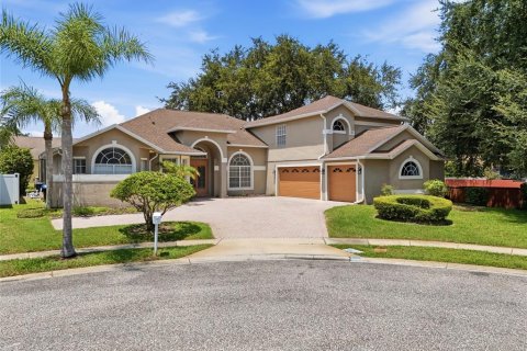 House in Orlando, Florida 5 bedrooms, 335.28 sq.m. № 2308517