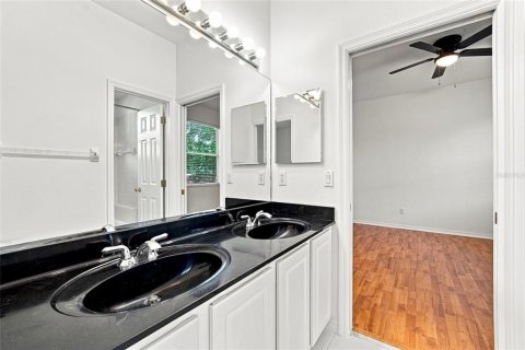House in Orlando, Florida 5 bedrooms, 335.28 sq.m. № 2308517 - photo 24