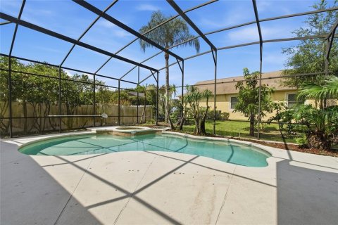 House in Orlando, Florida 5 bedrooms, 335.28 sq.m. № 2308517 - photo 27